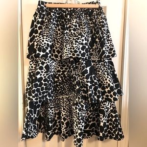 Who What Wear Women’s Tiered Skirt Size 4 Black White Leopard Print